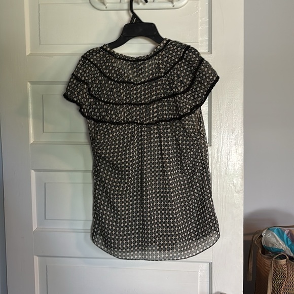Max Edition Black and White Flutter Sleeve Ruffled Blouse - Picture 3 of 3